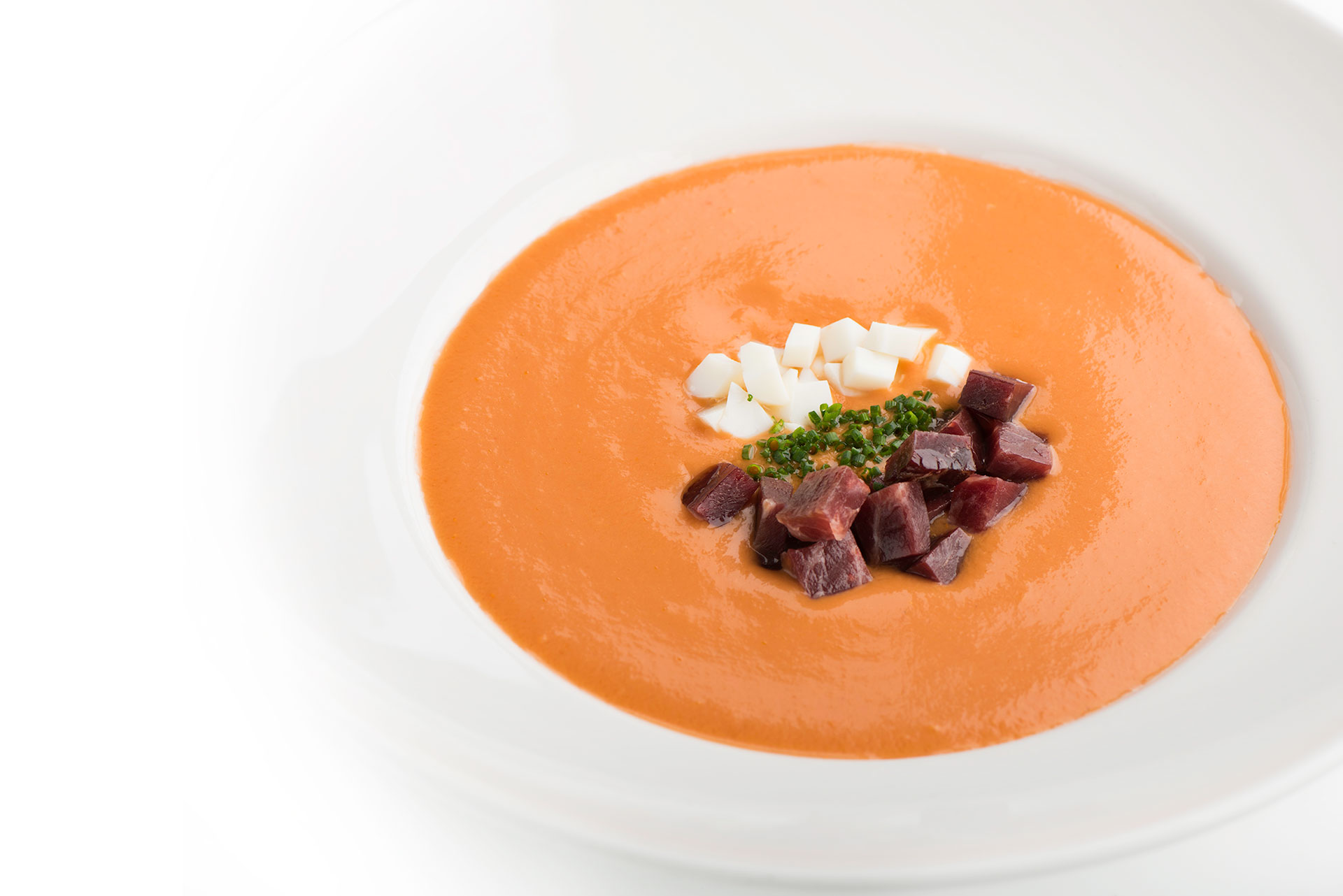 Roasted tomato Salmorejo soup with Ham